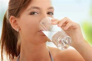 beber água em uma dieta para os preguiçosos